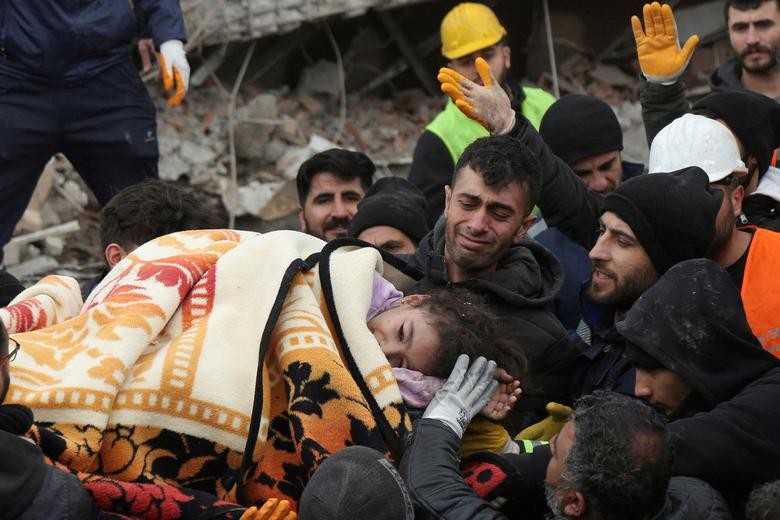 土耳其、叙利亚发生强烈地震，已造成土耳其和叙利亚两国数千人死亡，数万人受伤。（图片来源：越通社）