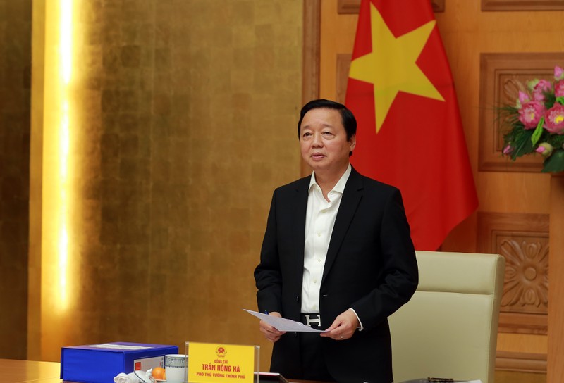 越南政府副总理陈红河在会上发表讲话。（图片来源：VGP）