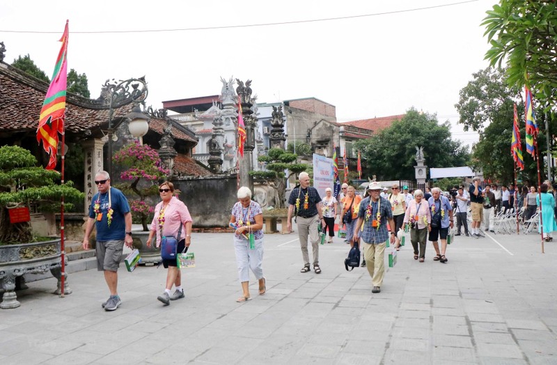 外国游客参观越南旅游景点。（图片来源：越通社）