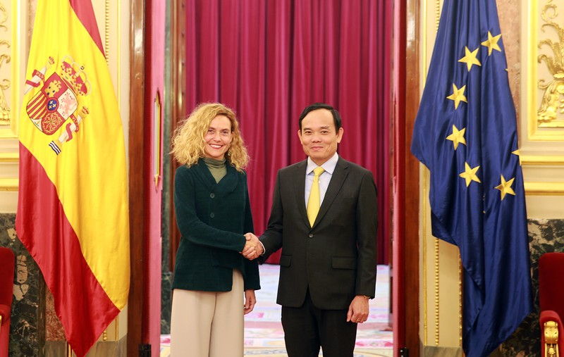 越南政府副总理陈流光会见西班牙众议院议长梅里特塞尔·巴特。（图片来源：VGP）