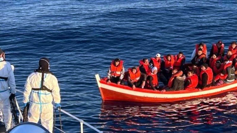 流入地中海的非法移民人数激增。