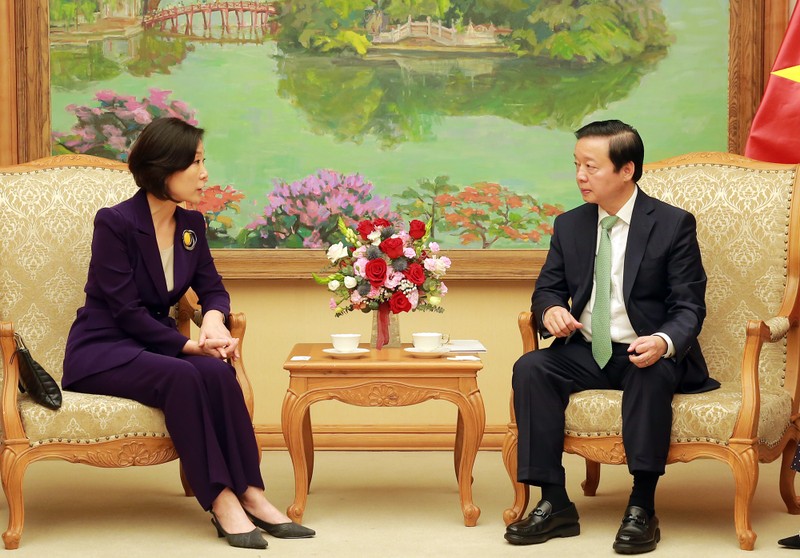 越南政府副总理陈红河会见韩国驻越南大使。（图片来源：VGP）