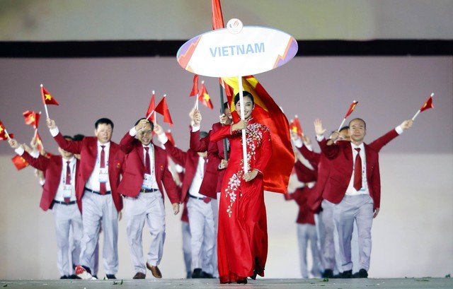 出席第32届东南亚运动会的越南体育代表团由1003个成员组成。