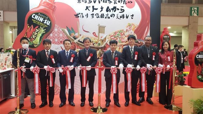 Masan专为日本市场研发的金苏调味料系列亮相仪式。（图片来源：越通社）