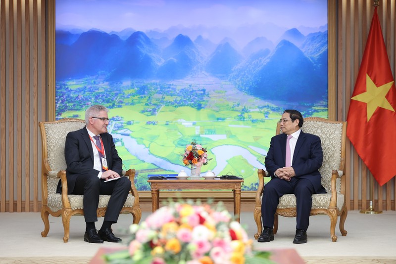 越南政府总理范明正会见瑞士农业部部长克里斯蒂安·霍夫尔。（图片来源：VGP）
