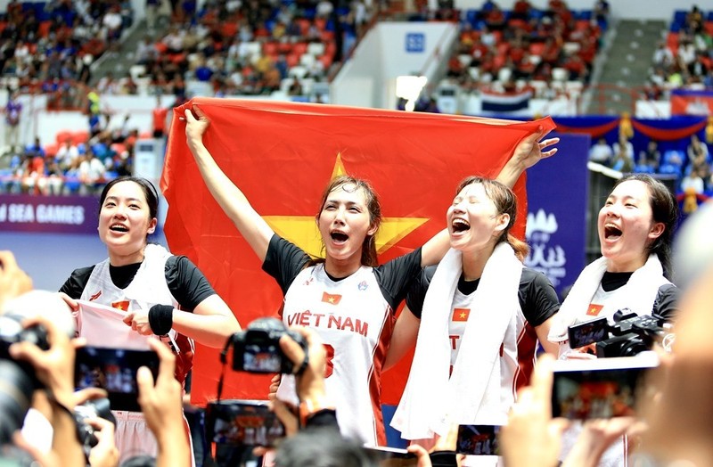 越南三人篮球女队夺得历史上首枚金牌。