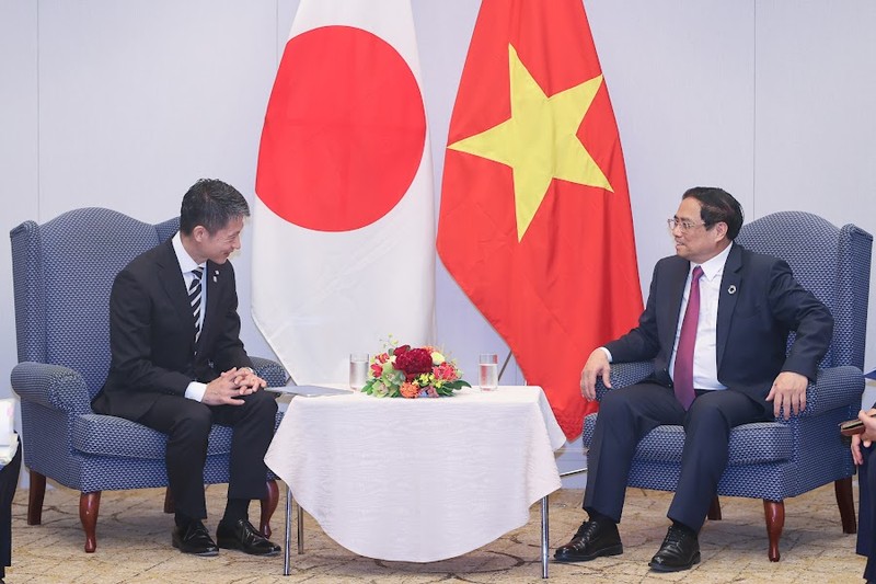 越南政府总理范明正会见日本广岛县知事汤崎英彦。（图片来源：VGP）