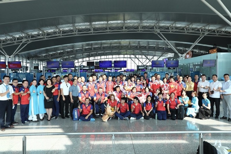 越南残疾人体育代表团启程赴柬参加第12届东盟残疾人运动会。（图片来源：越通社）