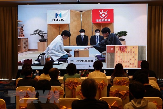 日本象棋“棋圣战”比赛首次在越南举行。（图片来源：越通社）