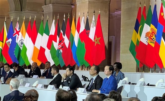 越南政府副总理陈红河出席新全球融资契约峰会闭幕式。（图片来源：越通社）
