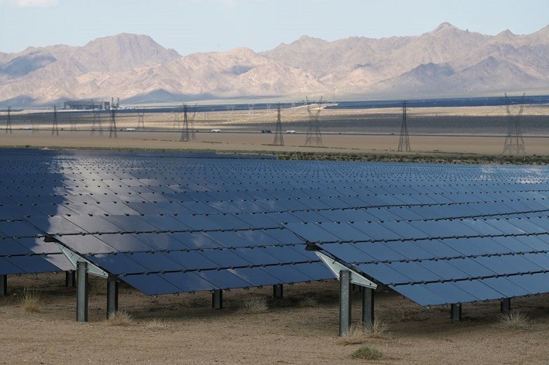 美国加利福尼亚州的一个太阳能项目。（图片来源：路透社）