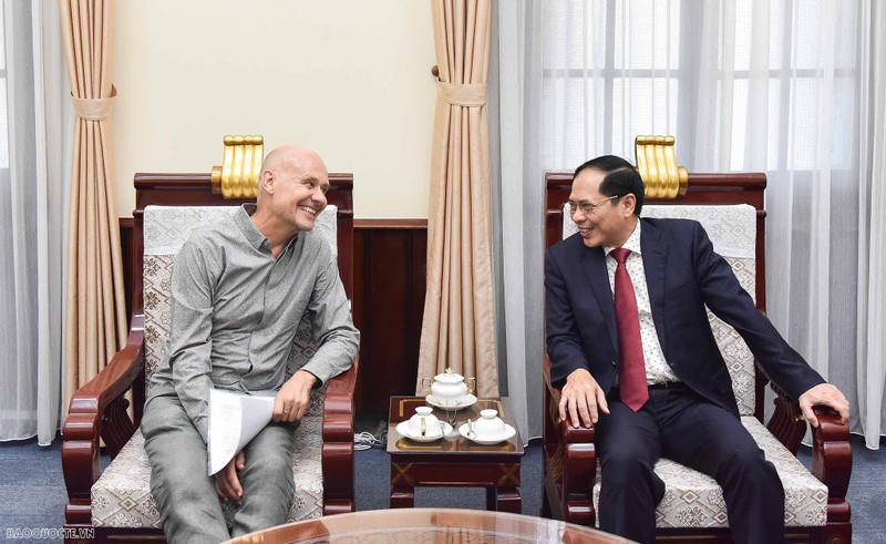 越南外交部部长裴青山会见荷兰驻越南大使基斯·范巴尔。（图片来源：国际报）
