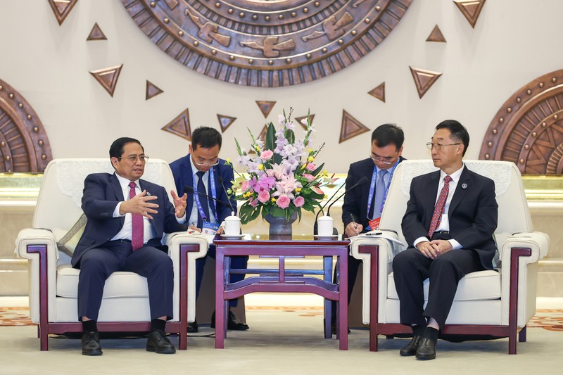 越南政府总理范明正会见中国广西壮族自治区党委书记刘宁。（图片来源：VGP）