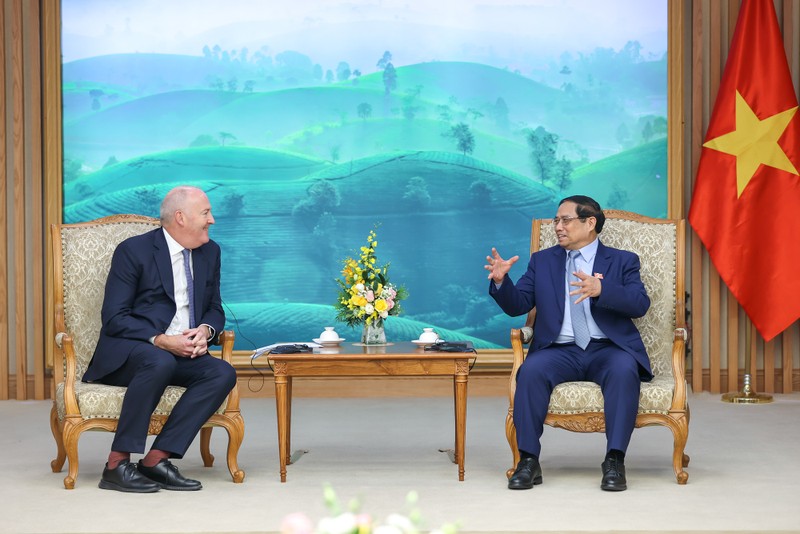 越南政府总理范明正会见太古集团董事长盖伊·布拉德利。（图片来源：VGP）