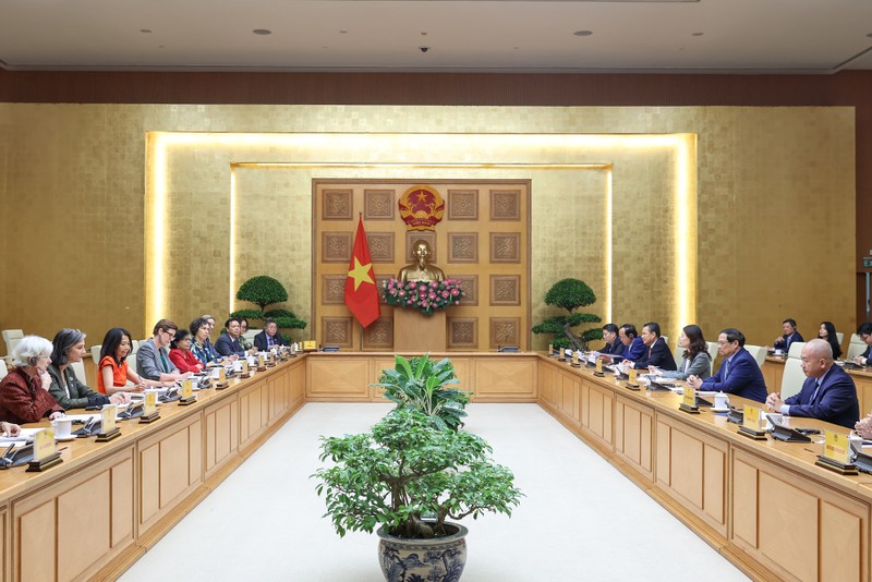 越南政府总理范明正会见联合国常驻越南协调员兼各机构首席代表塔梅西斯。（图片来源：越通社）