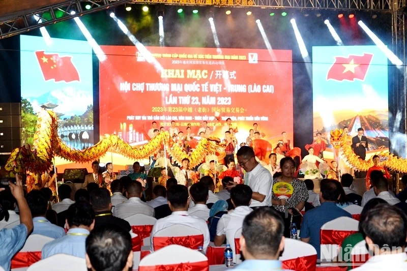 第23届越南-中国国际交易会在越南老街省开幕。