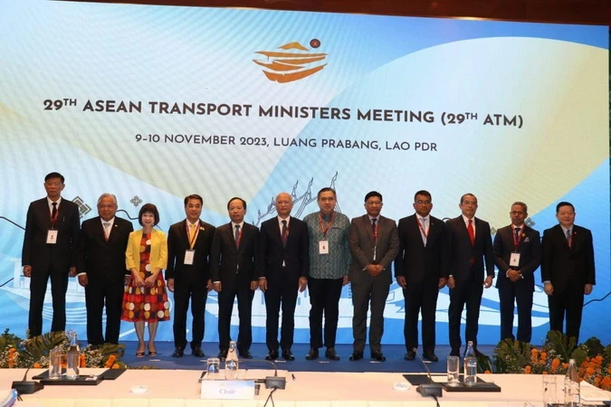 第29届东盟交通部长会议近日在老挝琅勃拉邦省举行。（图片来源：越通社）