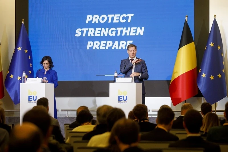比利时首相亚历山大·德克罗阐述该国在担任欧盟理事会轮值主席期间的优先事项。（图片来源：Belga）