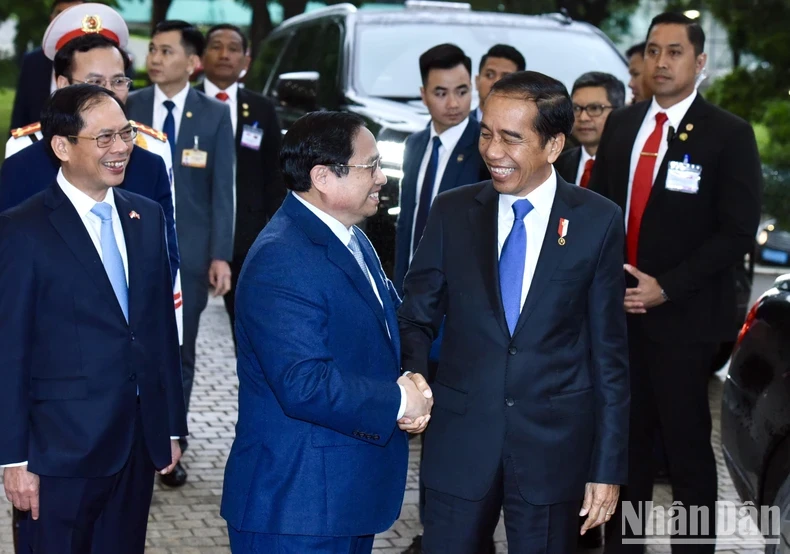 越南政府总理范明正和印尼总统佐科·维多多。