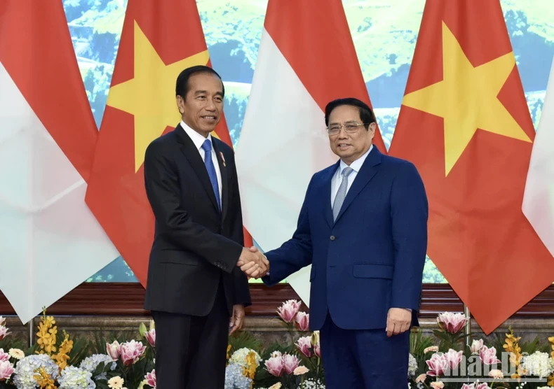越南政府总理范明正和印尼总统佐科·维多多。
