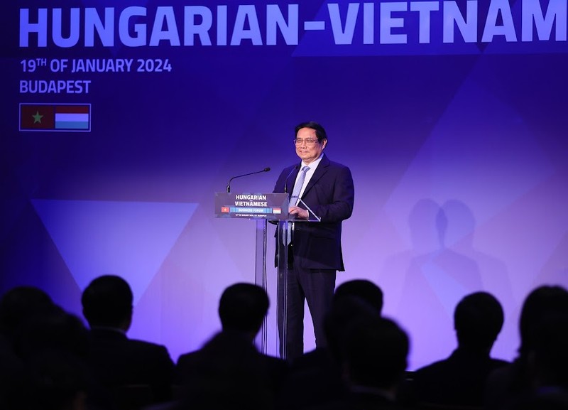 范明正总理与欧尔班·维克托总理出席越南与匈牙利企业论坛