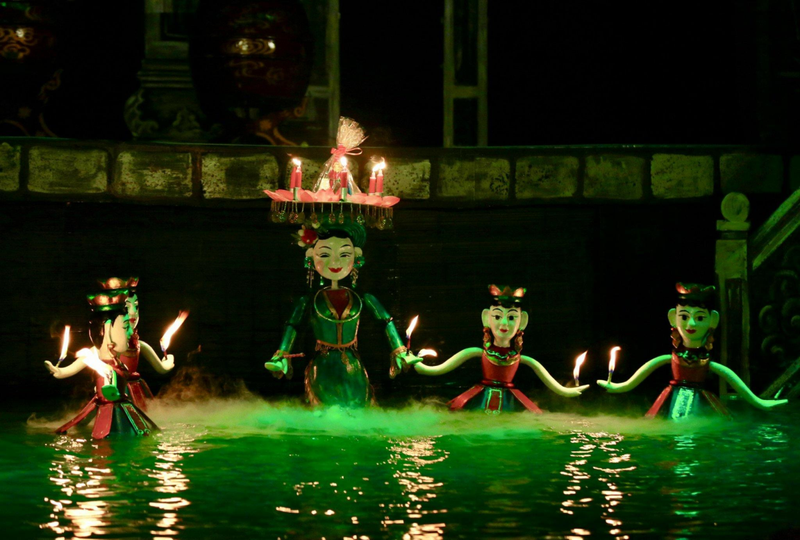越南木偶戏每天晚上在富国岛黄昏镇免费演出。