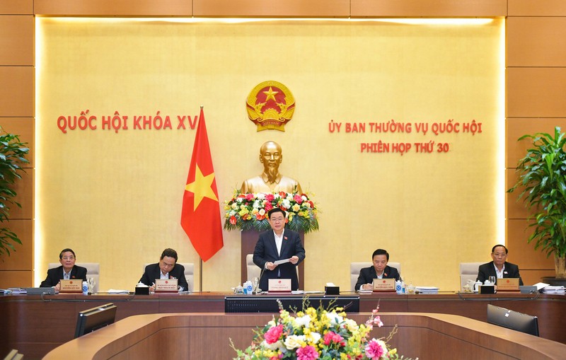 越南第十五届国会常务委员会第30次会议正式开幕。