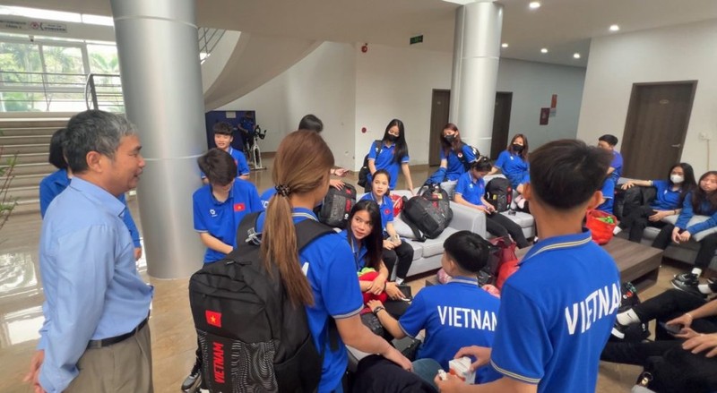 越南女足启程前往乌兹别克斯坦参加2024年U20女足亚洲杯决赛圈。