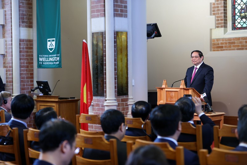 范明正总理在惠灵顿维多利亚大学发表重要讲话。（图片来源：VGP）