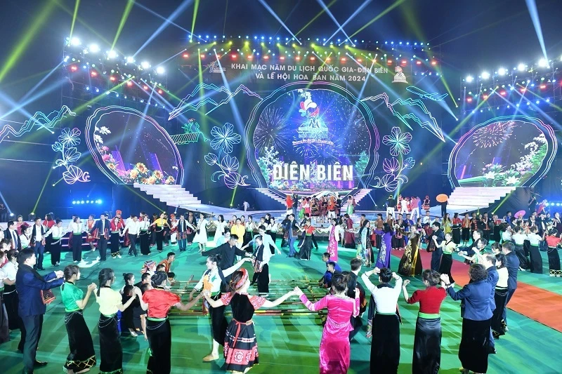2024年奠边国家旅游年暨洋紫荆花节开幕仪式上的节目之一。
