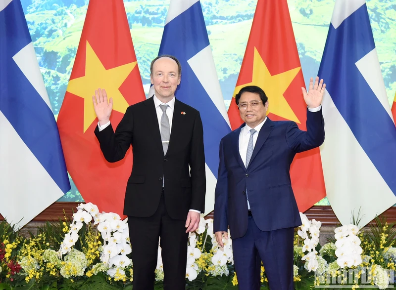 越南政府总理范明正和芬兰议会议长尤西·哈拉阿霍。