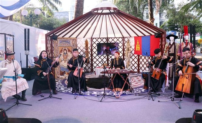 2024年胡志明市旅游节上介绍蒙古旅游的展位。（图片来源：越通社）