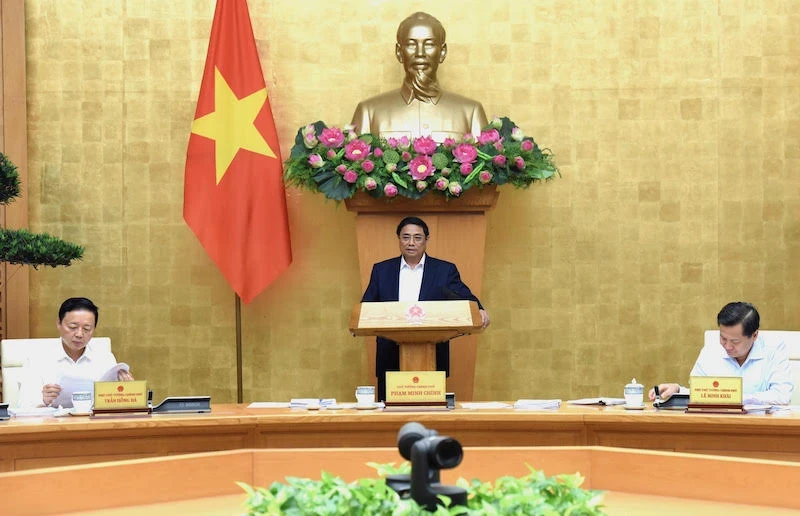 越南政府总理范明正主持召开4月份政府例行会议。