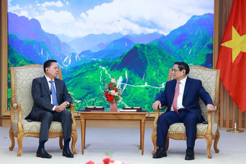 越南政府总理范明正会见柬埔寨副首相涅沙文。