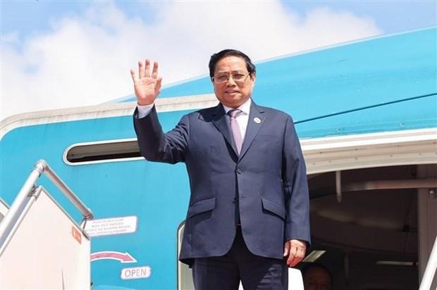 越南政府总理范明正抵达河内 结束对柬埔寨的工作访问 。