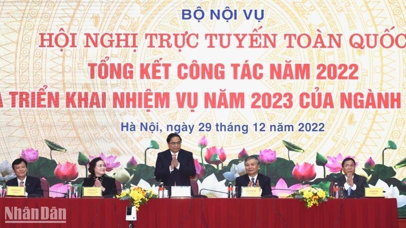 越南政府总理范明正出席内务部2022年工作总结和部署2023年工作任务会议。（陈海 摄）