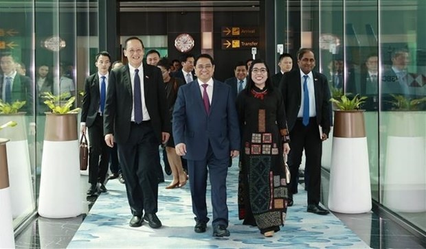越南政府总理范明正携夫人与越南高级代表团自2月8日至10日对新加坡进行正式访问圆满结束。