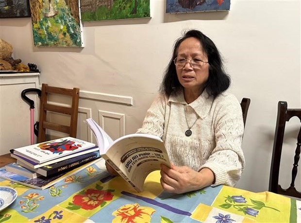越侨文学家、博士陈秋蓉出版了名为《街道名称中的法越烙印》一书。