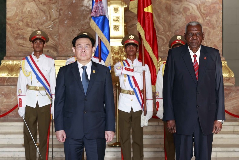 越南国会主席王廷惠与古巴全国人民政权代表大会主席埃斯特万·拉索·埃尔南德斯。