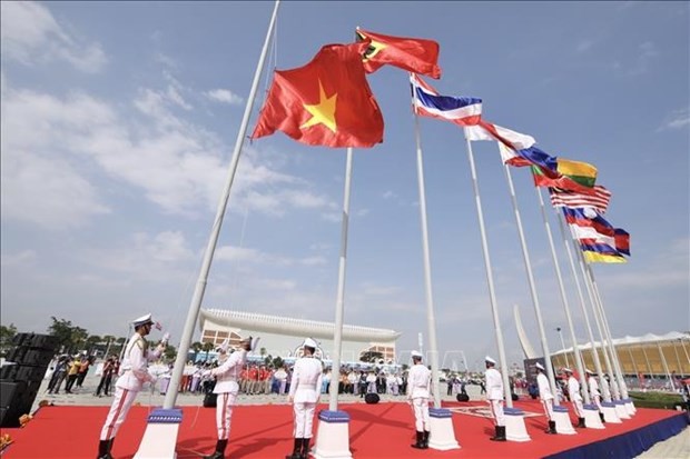 第32届东运会体育代表团升旗仪式在柬埔寨国家体育场举行。