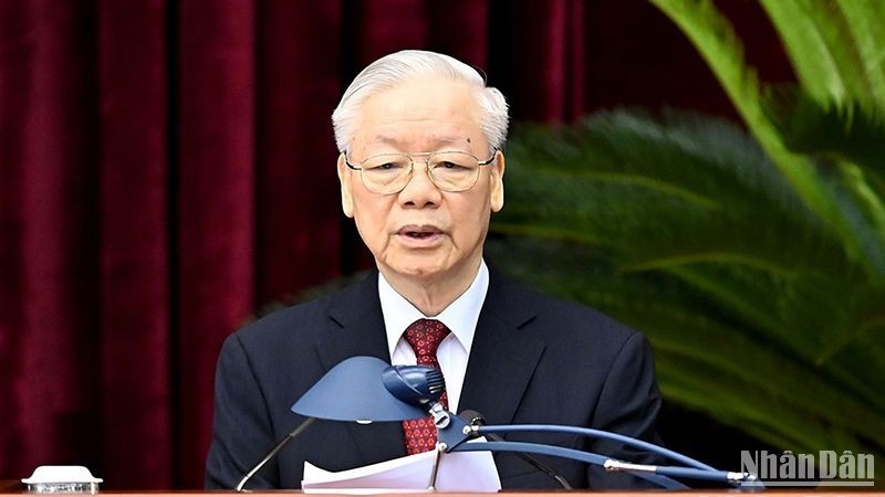 越共中央总书记阮富仲在会上发表讲话。（登科 摄）