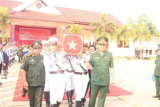 越南专家和志愿军遗归国仪式。