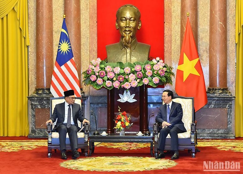 越南国家主席武文赏会见马来西亚总理安瓦尔·易卜拉欣。