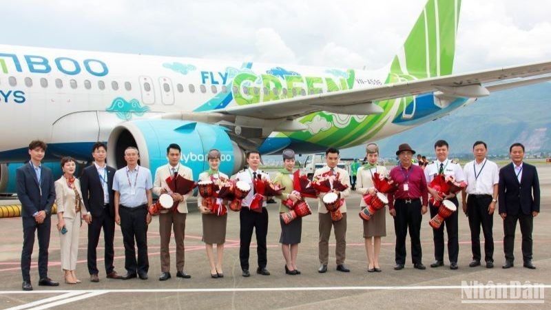 越竹航空开通首个河内至丽江直飞航班。