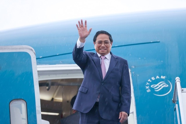 越南政府总理范明正离开河内，开始出席第78届联合国大会一般性辩论之行。（图片来源：VGP）
