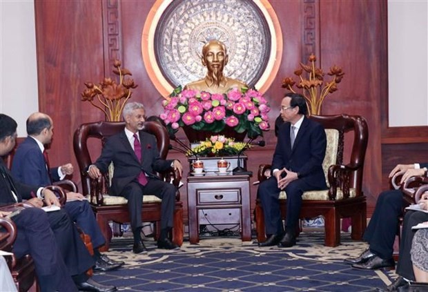 胡志明市市委书记阮文年会见印度外交部长苏杰生。