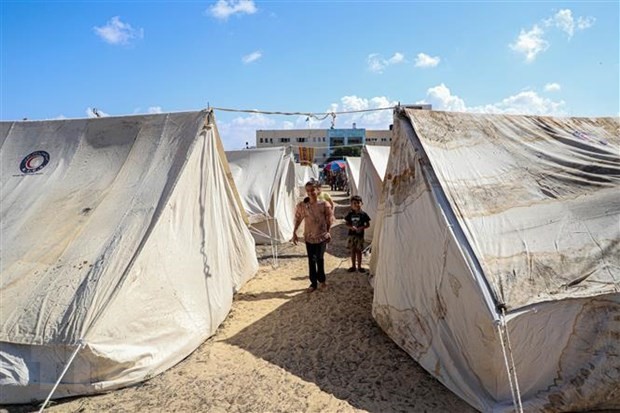 加沙地带汗尤尼斯因冲突而流离失所的人的临时营地。