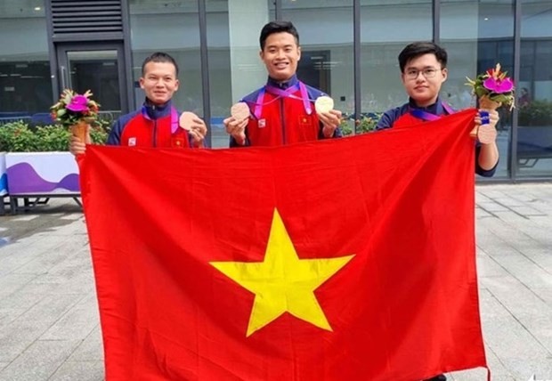 2023年亚洲运动会冠军范光辉与队友赖公明、潘公明以总成绩1736分获得铜牌。