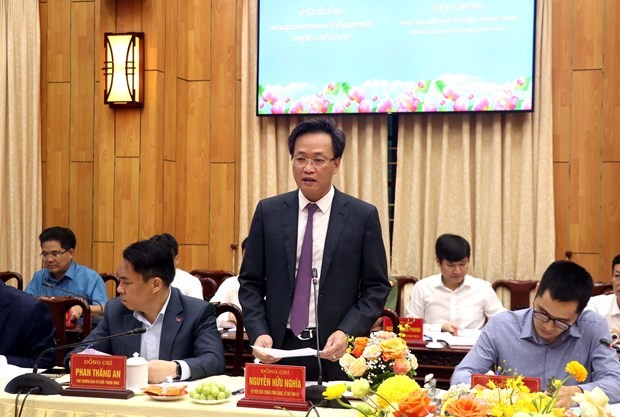 兴安省委书记阮友义在会见上发表讲话。