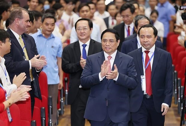 越南政府总理范明正出席了胡志明市国家大学2023年开学典礼。